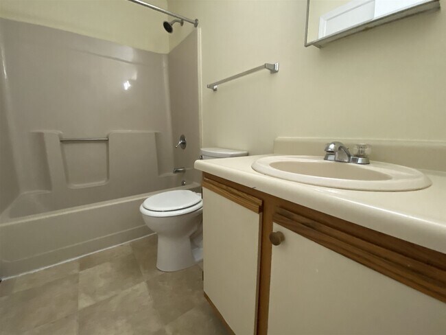 Building Photo - 133 Eastern Ave