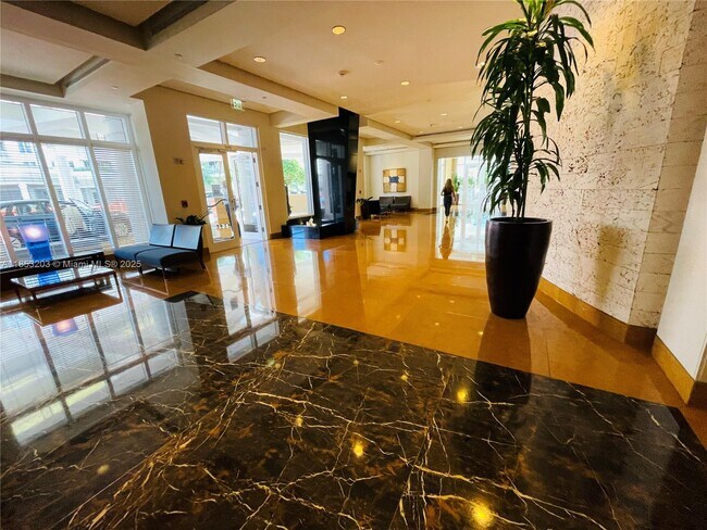 Building Photo - 801 Brickell Key Blvd