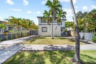 Building Photo - 1520 SW 11th Terrace