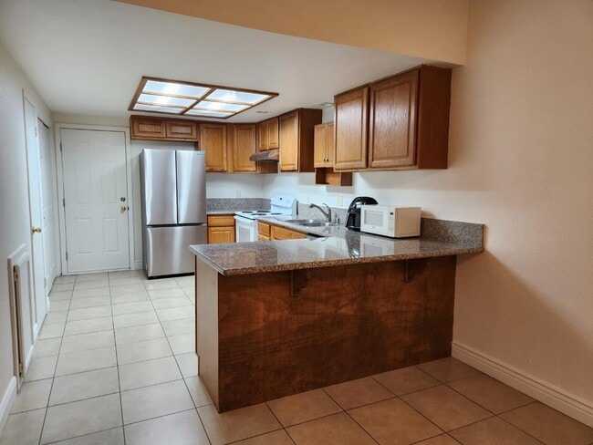 Building Photo - 8007 Skywoods Way