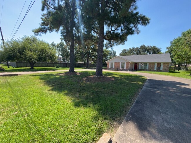 Primary Photo - 30707 Martens Rd
