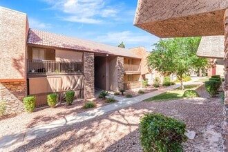 Building Photo - Modern Condo in Guard-Gated Community!