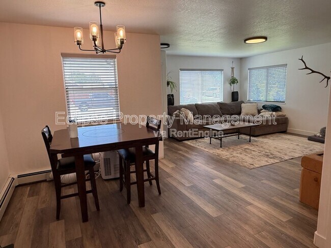 Building Photo - 464 Tara Dr