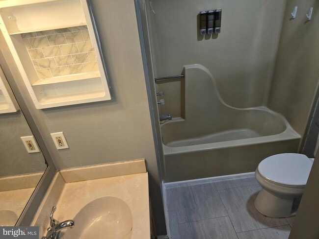 Building Photo - 2118 Cedar Barn Way