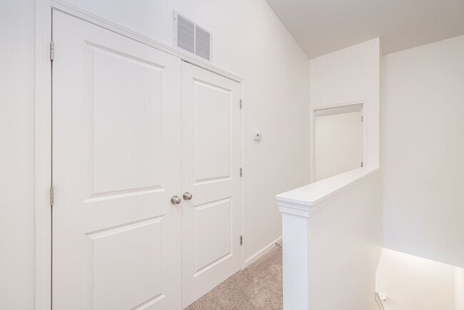 Building Photo - GREAT 2 Bedroom Townhome Regent Park - AUGUST MOVE IN SPECIAL
