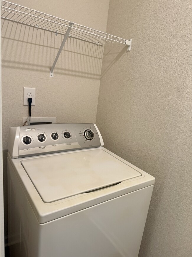 Building Photo - 231 Chandler Ct