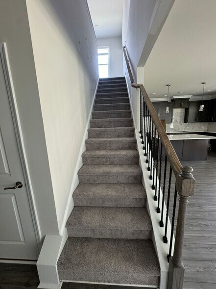 Building Photo - 850 Elderberry Ct