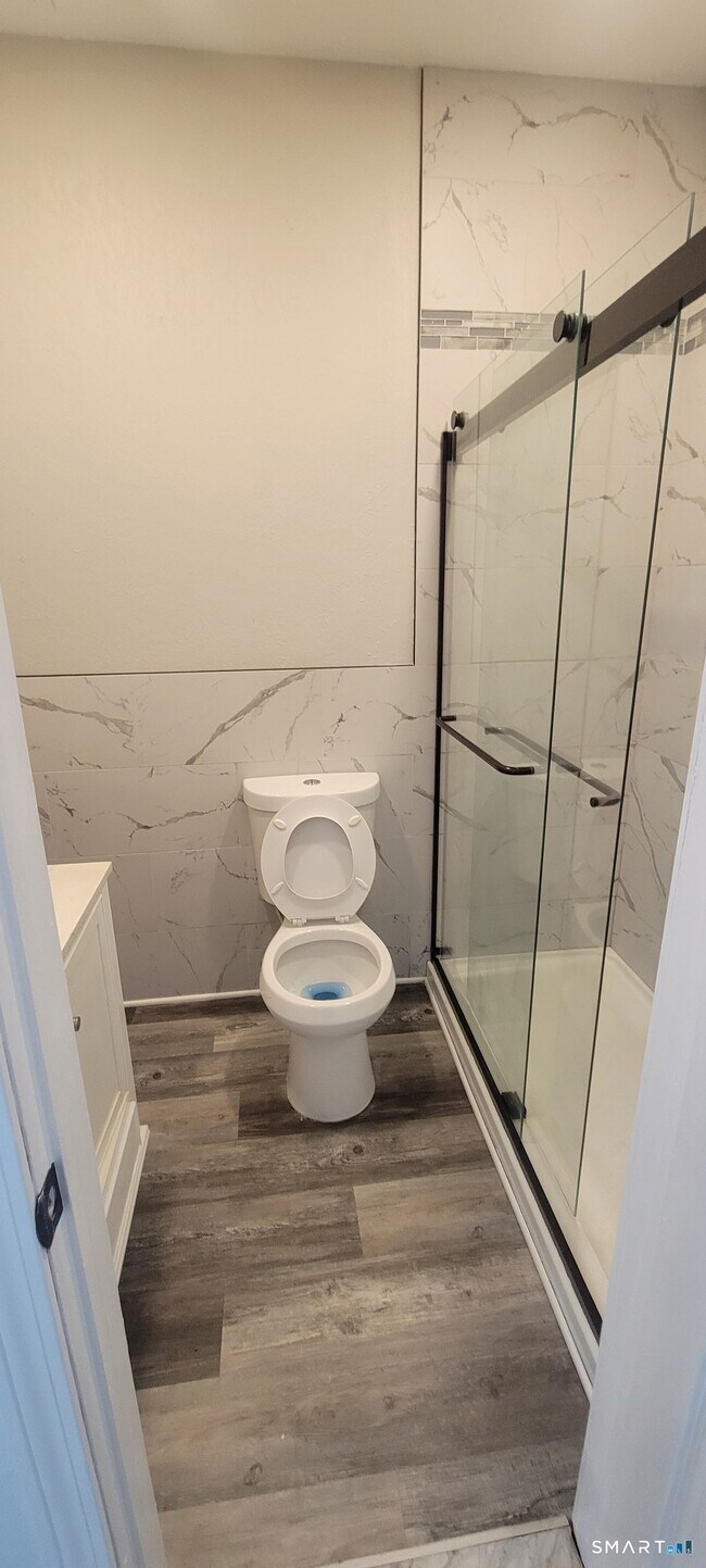 Building Photo - 211 Carriage Crossing Ln