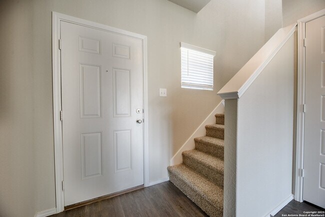 Building Photo - 1609 Ranch House