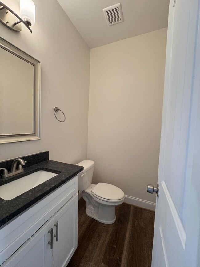 Building Photo - Modern 3-Bed, 2.5-Bath Home in Travelers R...