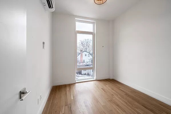 Building Photo - 1538 New York Ave