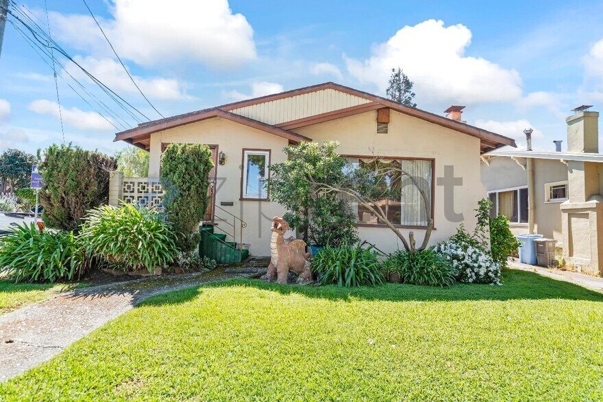 Building Photo - 1240 Parker St