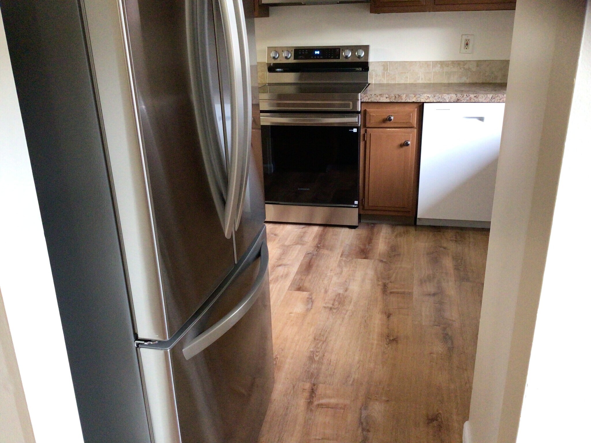Kitchen - 6300 Portage St NW