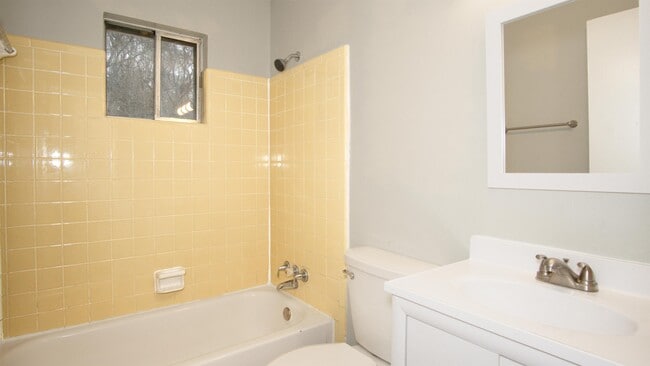 Building Photo - 2708 Monticello Dr NW