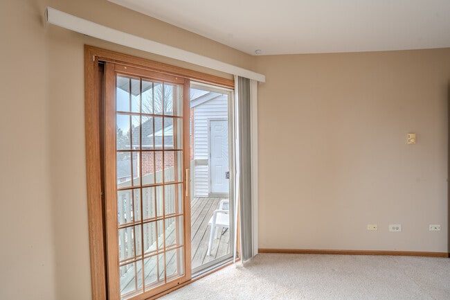 Building Photo - 1345 Cunat Ct