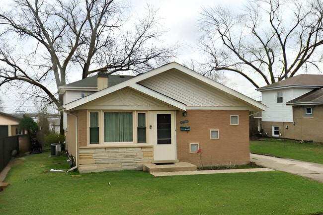 Building Photo - 12549 S Tripp Ave