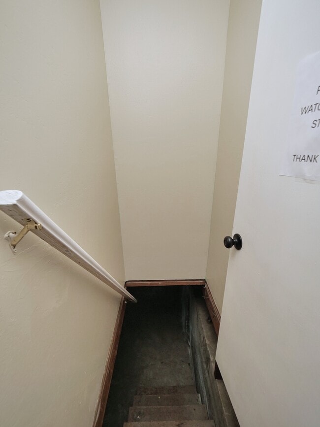 Building Photo - 308 6th St