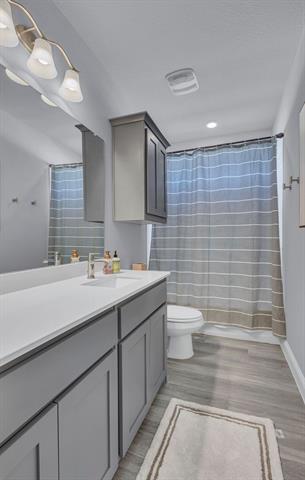 Building Photo - 1000 Westwood Ln