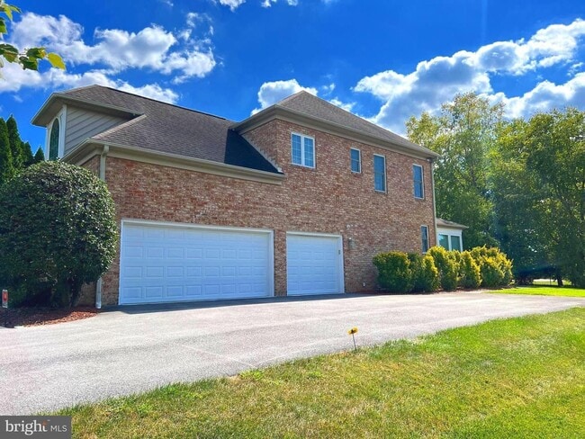 Building Photo - 11018 Shalom Ln