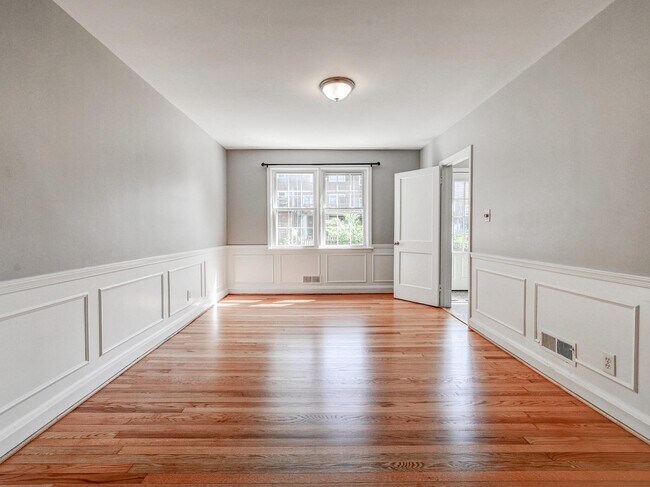 Building Photo - 111 Stanmore Rd