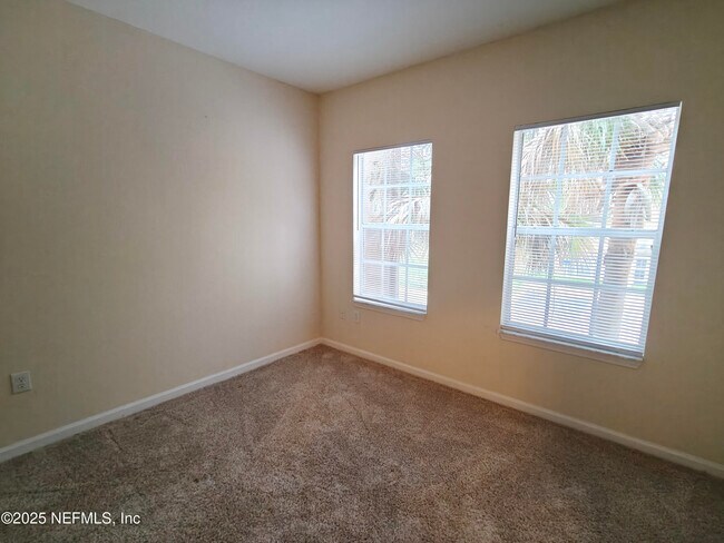 Building Photo - 10075 GATE N Pky