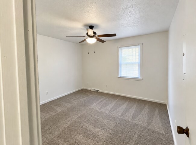 Building Photo - 101 Moss Creek Dr