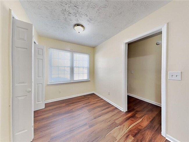 Building Photo - 5280 Ridge Forest Dr