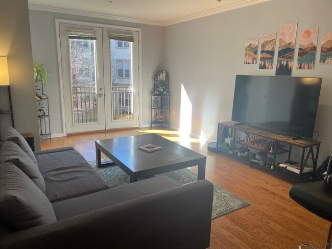 Building Photo - Gorgeous Condo For Rent at the 903 in Prov...