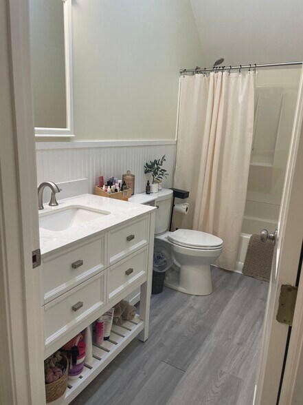 Building Photo - 172 Endicott Ave