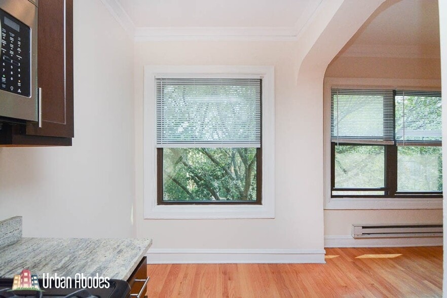 Building Photo - 4614 Paulina N St