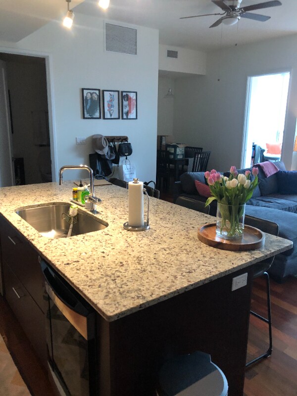 Building Photo - 1624 W Division St