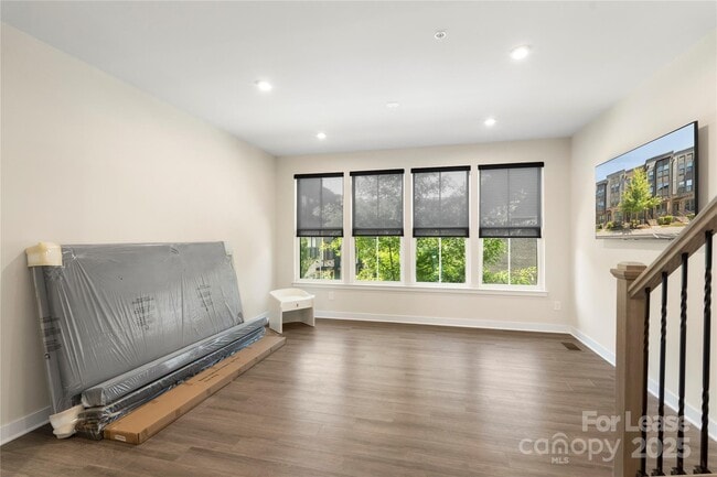 Building Photo - 128 Music Hall Wy