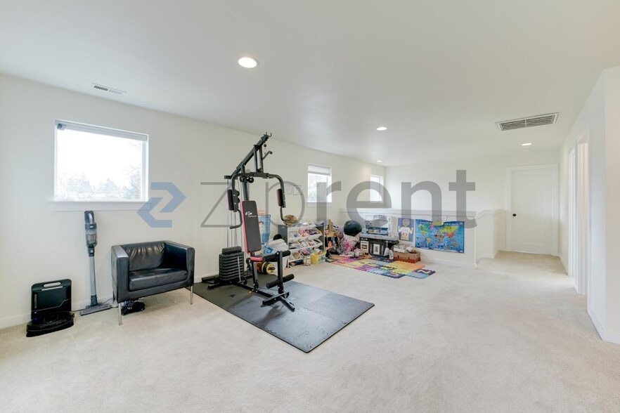 Building Photo - 11226 SE 254th St