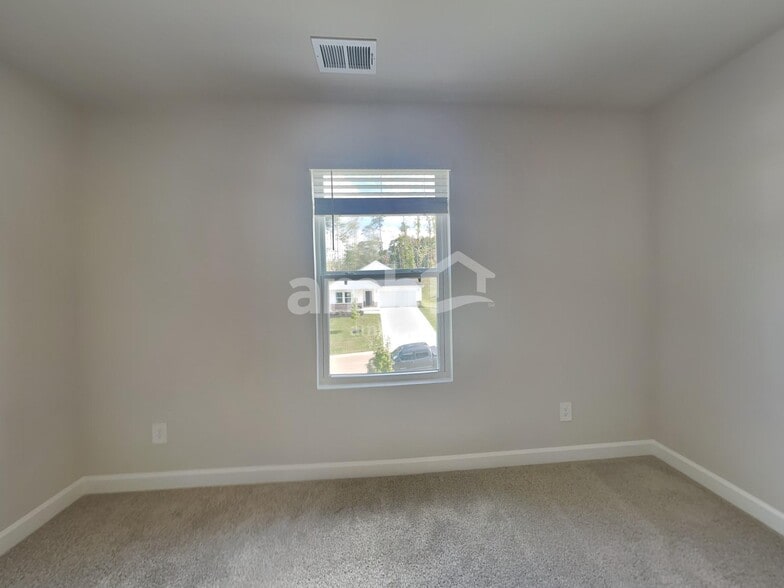 Building Photo - 305 Granby Trl
