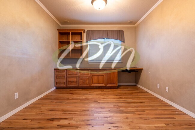 Building Photo - Spacious 3-Bedroom Home on 4.5 Acres – Pos...