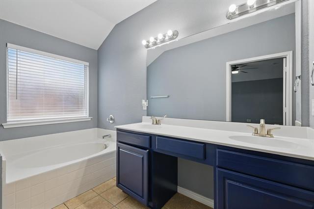 Building Photo - 812 Coppin Dr
