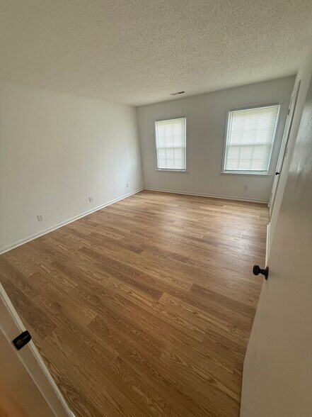 Bedroom 1 - 4640 Old Lantern Way