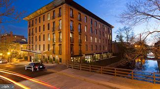 Building Photo - 1045 31st St NW