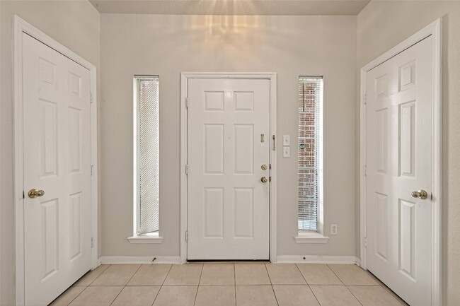 Building Photo - 13915 Maleewan Ln