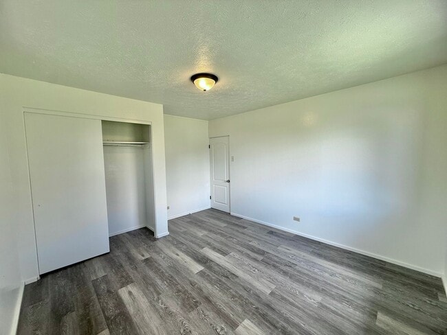 Building Photo - 34 Paina St