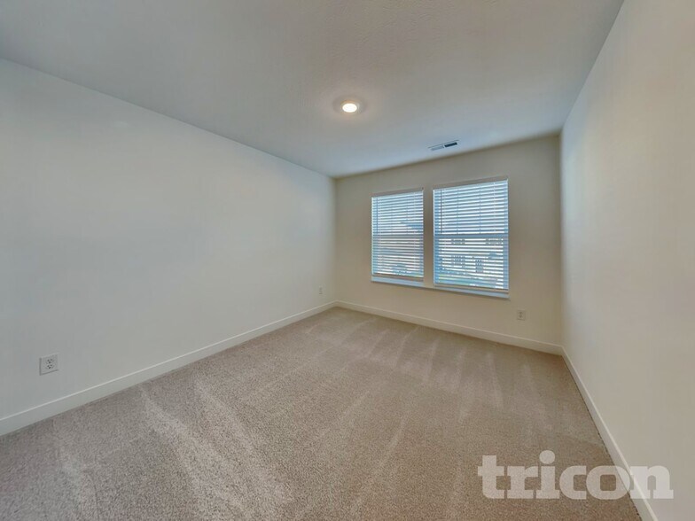 Building Photo - 11831 Moorfield Ln