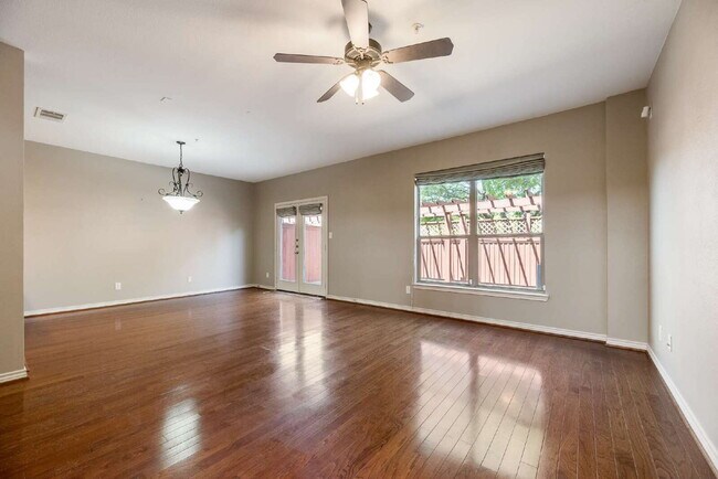 Building Photo - Dog friendly 3-2.5-2 Townhome in the heart of Plano!