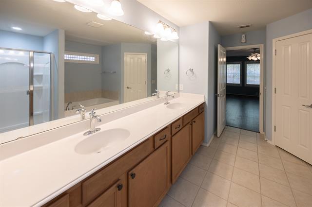Building Photo - 15905 Avenel Way