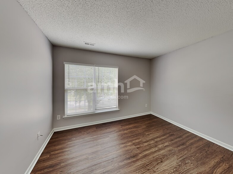 Building Photo - 1333 Harland St