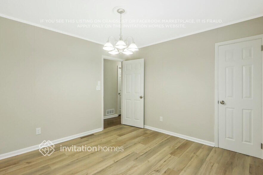 Building Photo - 4461 Locksley Rd