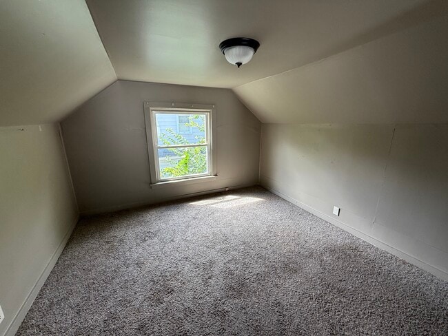 Building Photo - 182 Crystal Lake Dr
