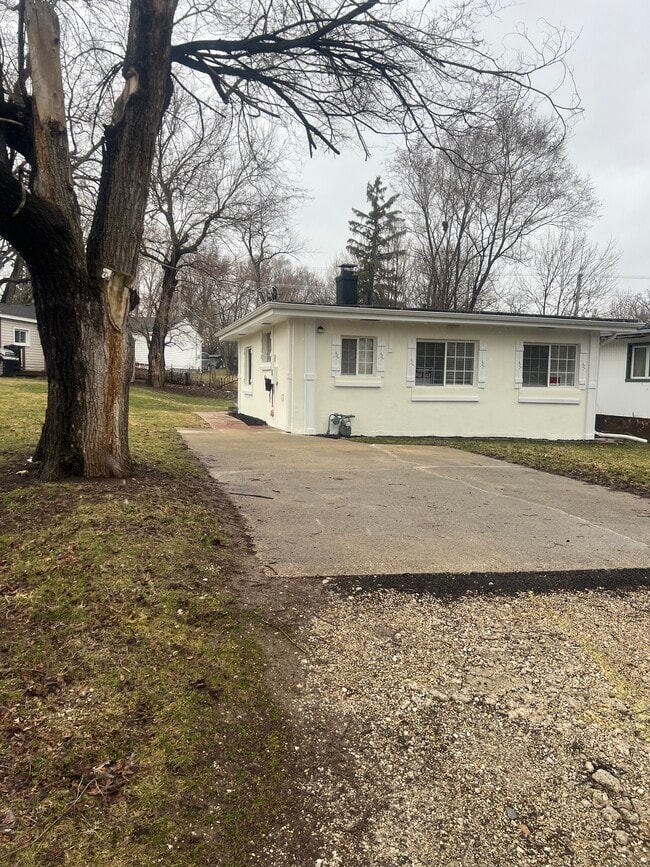 Front - 21272 W Shady Ln