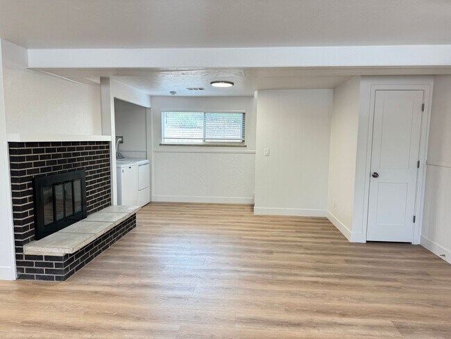 Building Photo - NEWLY REMODELED 3 Bed + Office / 2 Bath Home on Linden in Boulder – Available NOW!
