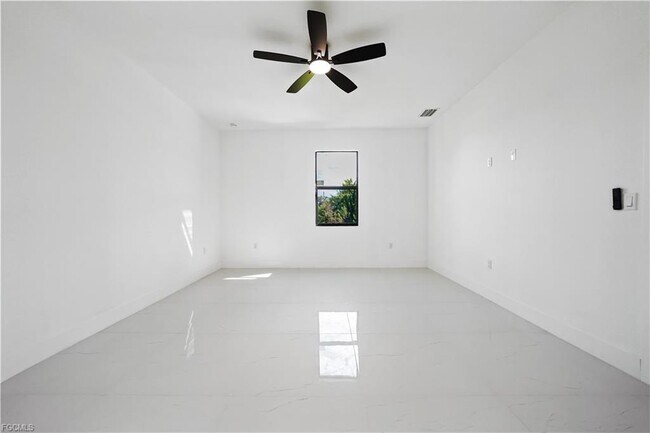 Building Photo - 2458 NW 9th Terrace