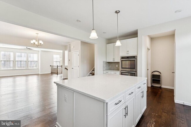 Building Photo - 43422 Robey Sq